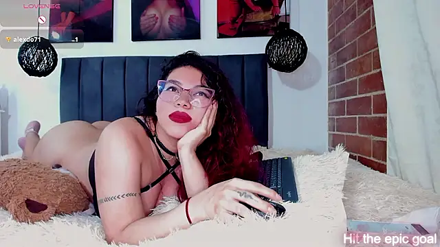 kyliejenner_hot's cam snapshot