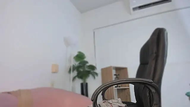 Ayha_khalaf's cam snapshot