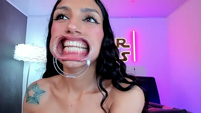 miss___evangeline's cam snapshot