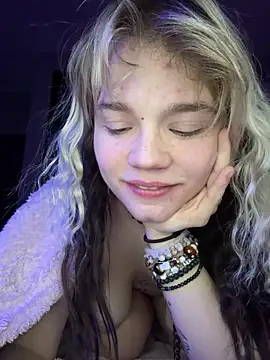 Cutiepiespanks live sex cam