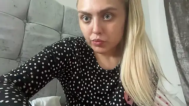 kirstiex's cam snapshot