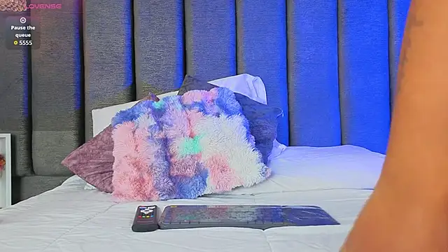 Julietaa_Miller's cam snapshot