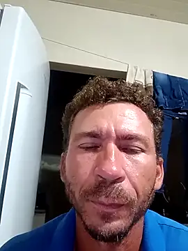 RobertoLuiz84 live sex cam