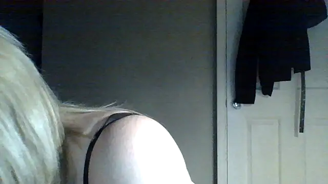 SilverSeductress's cam snapshot