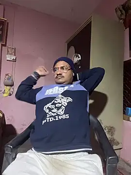 Saxymood1111's cam snapshot