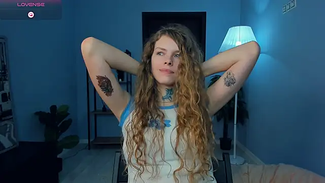 RayaNenlia's cam snapshot