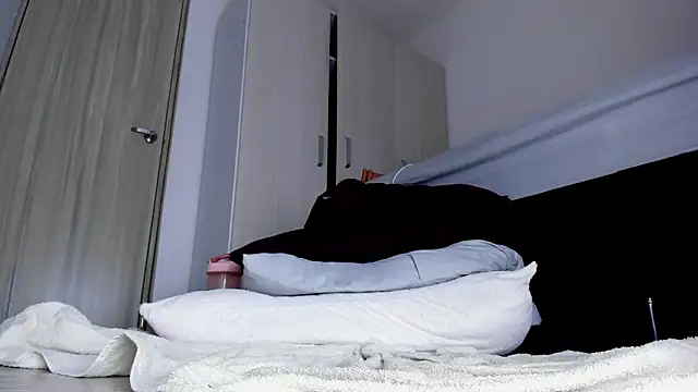 Skarleth69's cam snapshot