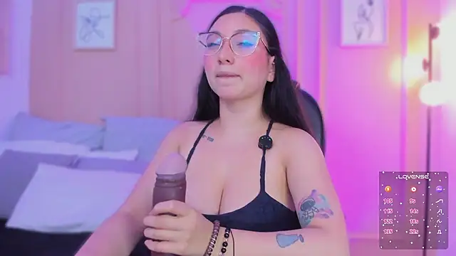 lucy_neil's cam snapshot