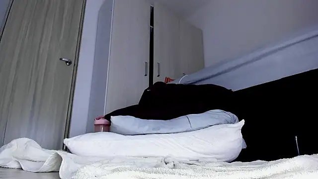 Skarleth69's cam snapshot