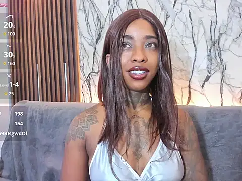 Pauline_Fox's cam snapshot