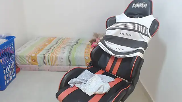 Valentina_lara01's cam snapshot