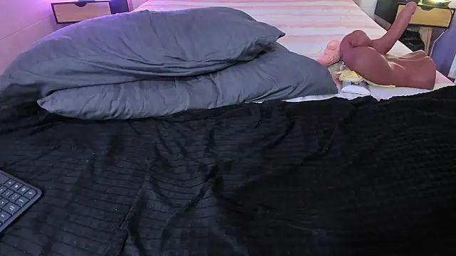 luna_maisonn's cam snapshot