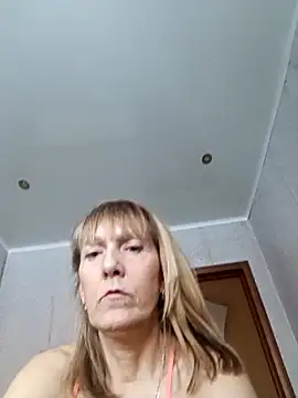 ValeriaLight live sex cam