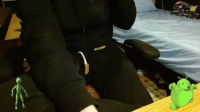 readytocome90's cam snapshot