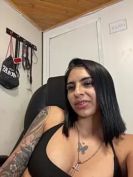 Hilary_pinkk's cam snapshot