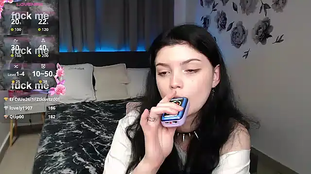 MileyRood's cam snapshot