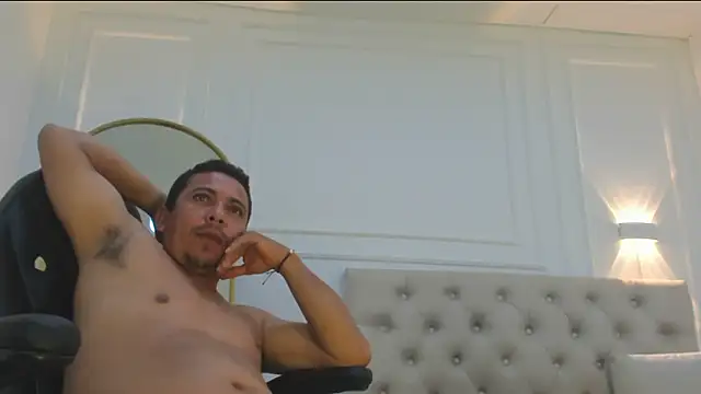 charlotte_dante212's cam snapshot