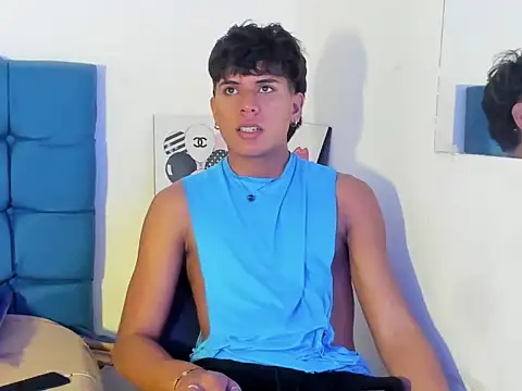 Valentino_Lane live sex cam