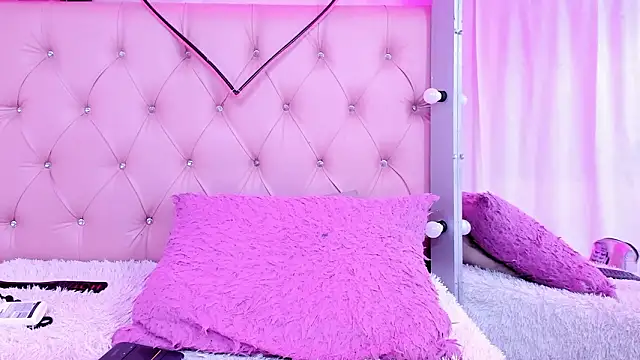 Emma_collins23's cam snapshot