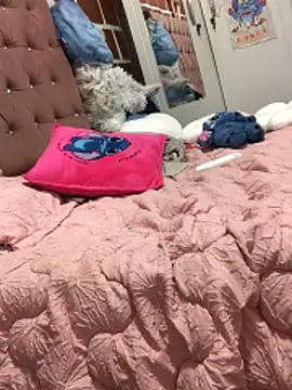 Rachellcooperrr's cam snapshot