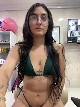 ValerySkinnyy live sex cam