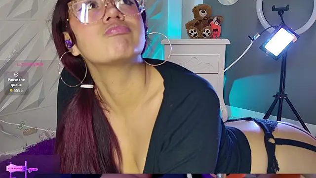 leyla_collinss's cam snapshot