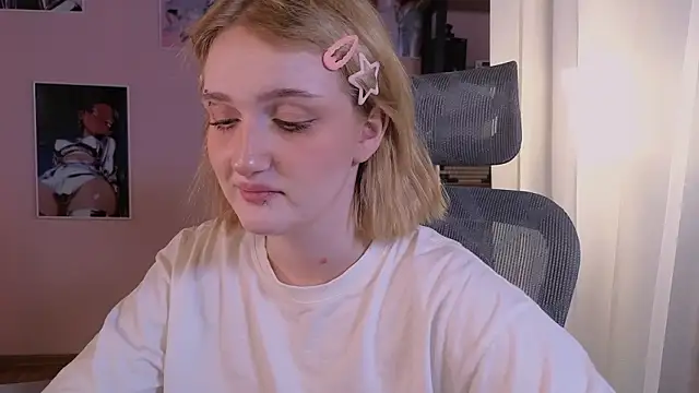 ELLIEJAY's cam snapshot