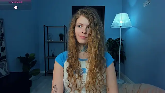 RayaNenlia's cam snapshot