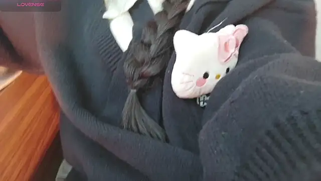 Bee_bee1's cam snapshot