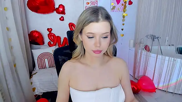 FollowLovee's cam snapshot