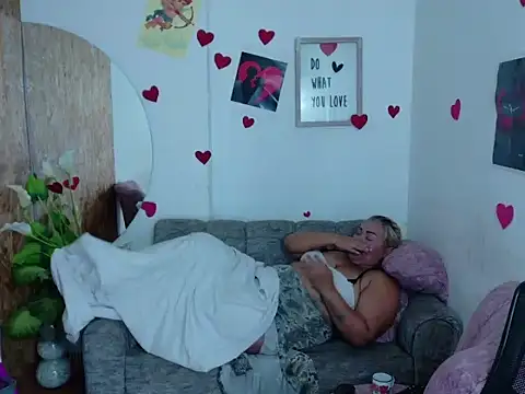 laleska_montenegro's cam snapshot