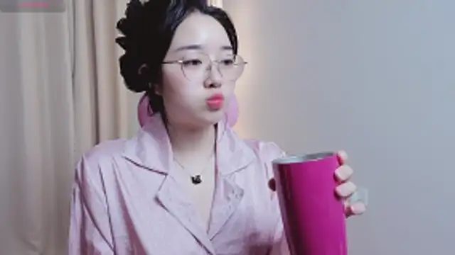 Miu-999 live sex cam