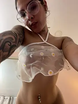 LauraRaider live sex cam