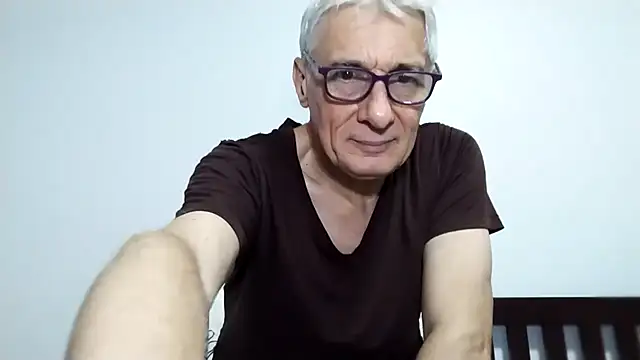 BIGUNCUTHARDCOCK live sex cam