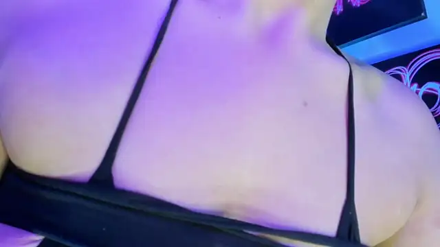 kuromi69 live sex cam