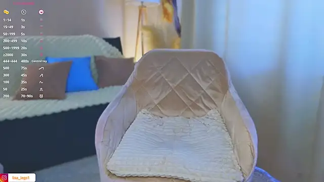 lisa_art's cam snapshot