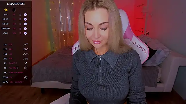 AdeleRoberts's cam snapshot