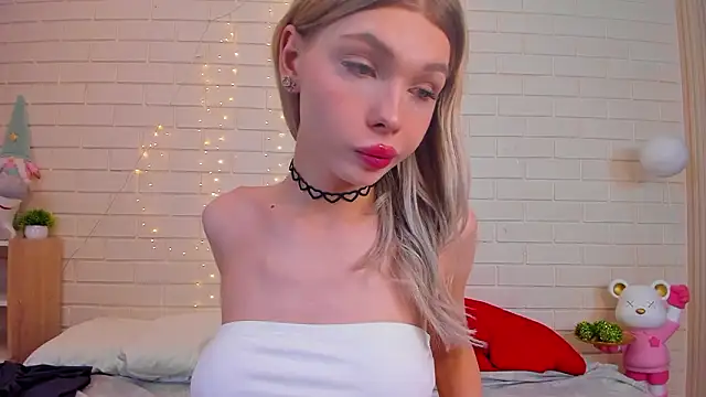 Blondy_Fina's cam snapshot