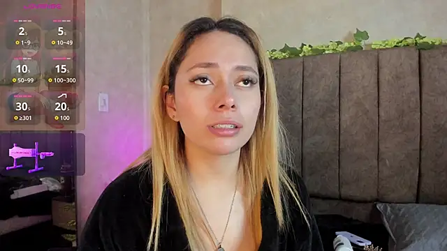 LanaMills_'s cam snapshot