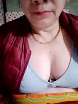 small-house123's cam snapshot