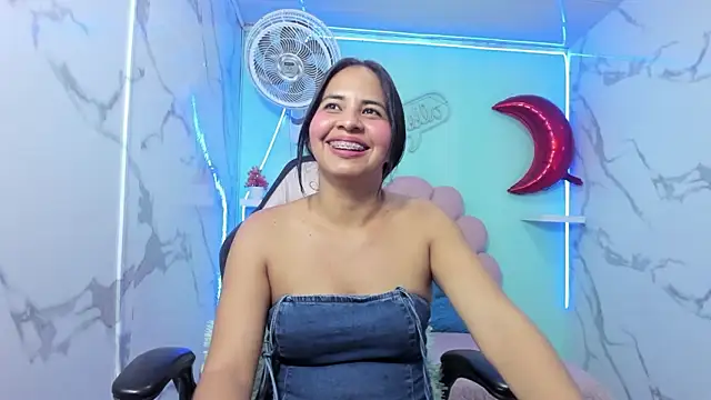 nicol_ross19's cam snapshot