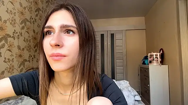 ElsieKuhlmann live sex cam