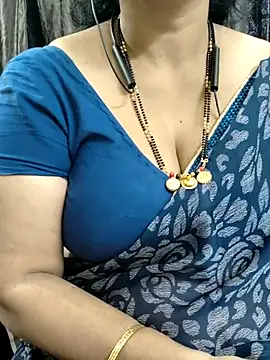 bhuvana_555's cam snapshot