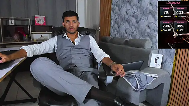 Hideintheoffice's cam snapshot