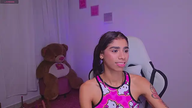 BrunetteAdams001's cam snapshot