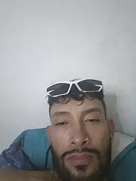 Kingbigcock23cm live sex cam