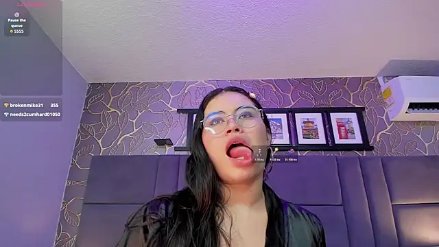 monserrat_cutte's cam snapshot