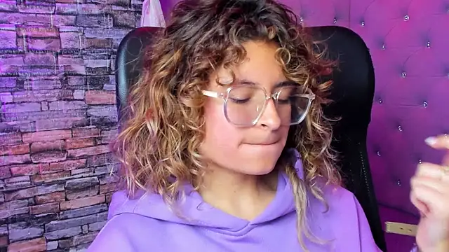 EmiliRouse_'s cam snapshot