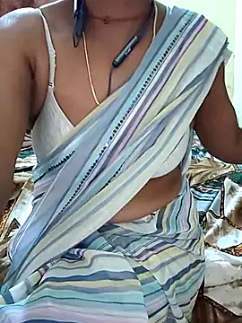 Meena_Meenakshi's cam snapshot