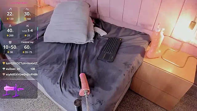 Hillary_Collins1's cam snapshot